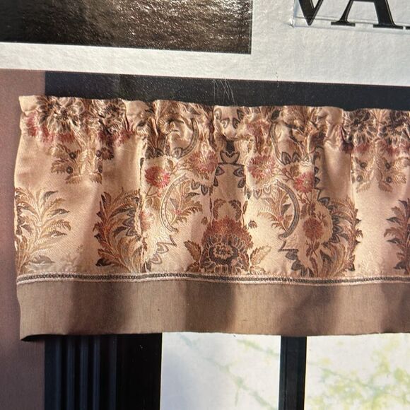 THE HOME COLLECTION NWT Valance Curtains 80" X 16" Dynasty Cream Neutral Floral - Picture 3 of 9